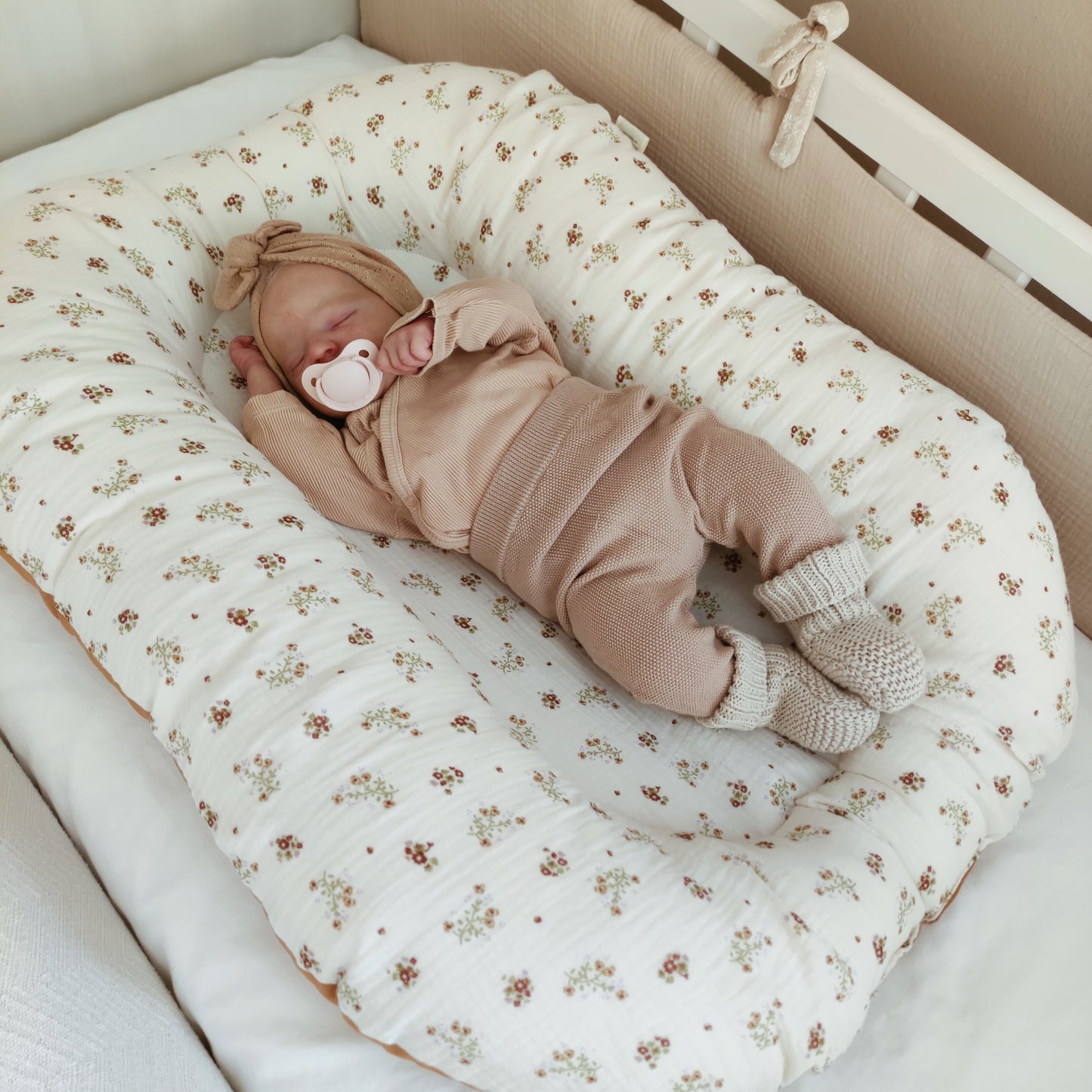 NIDO ERGONÓMICO FLOR OCRE